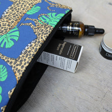 Load image into Gallery viewer, Leopard Wash Bag
