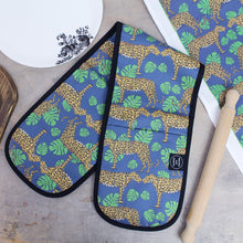 Load image into Gallery viewer, Leopard Double Oven Gloves
