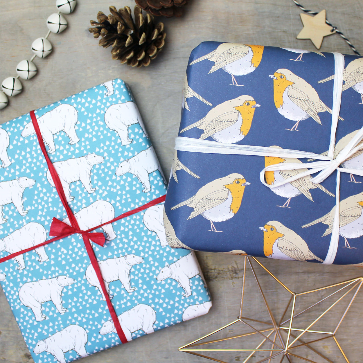 Christmas Robin Gift Wrap - Martha and Hepsie