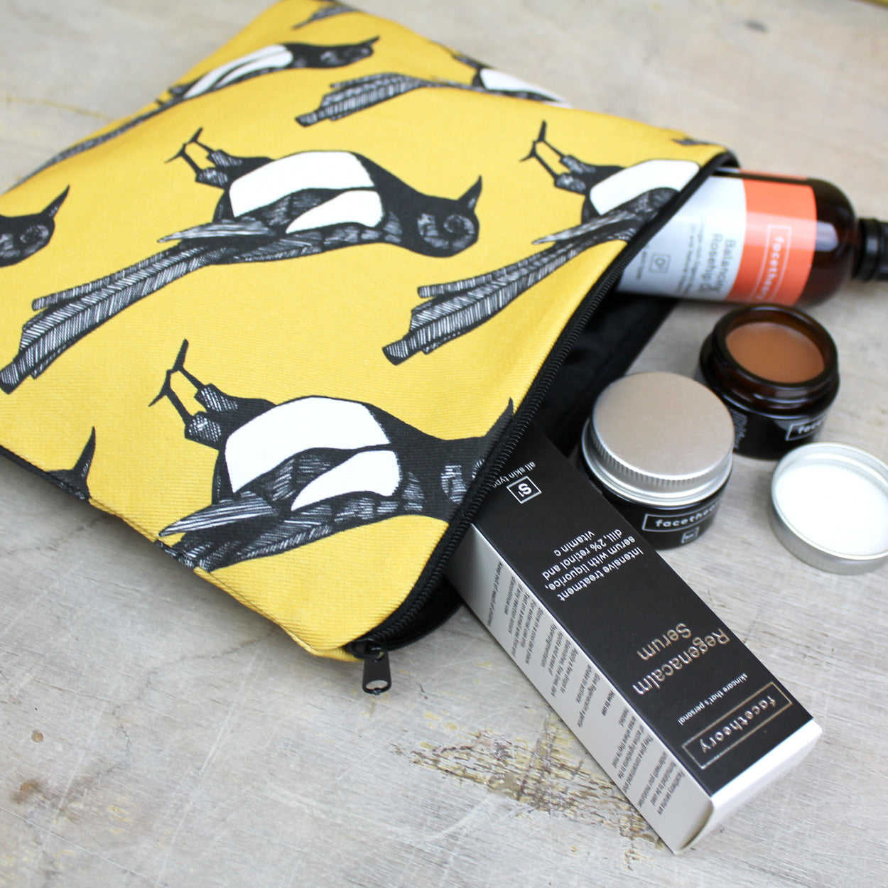 Magpie Wash Bag - Martha and Hepsie